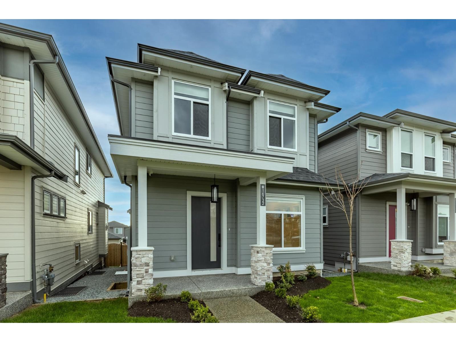 20 Avenue Unit 16732 #a, Surrey, BC V3Z 1J4