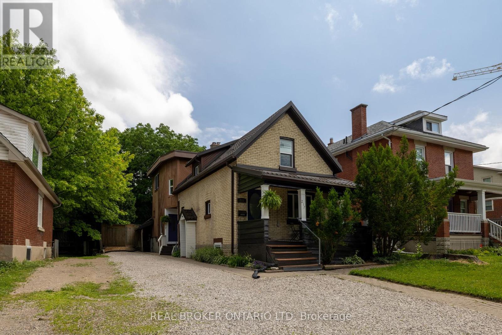 217 Epworth Ave, London, ON N6A 2M2