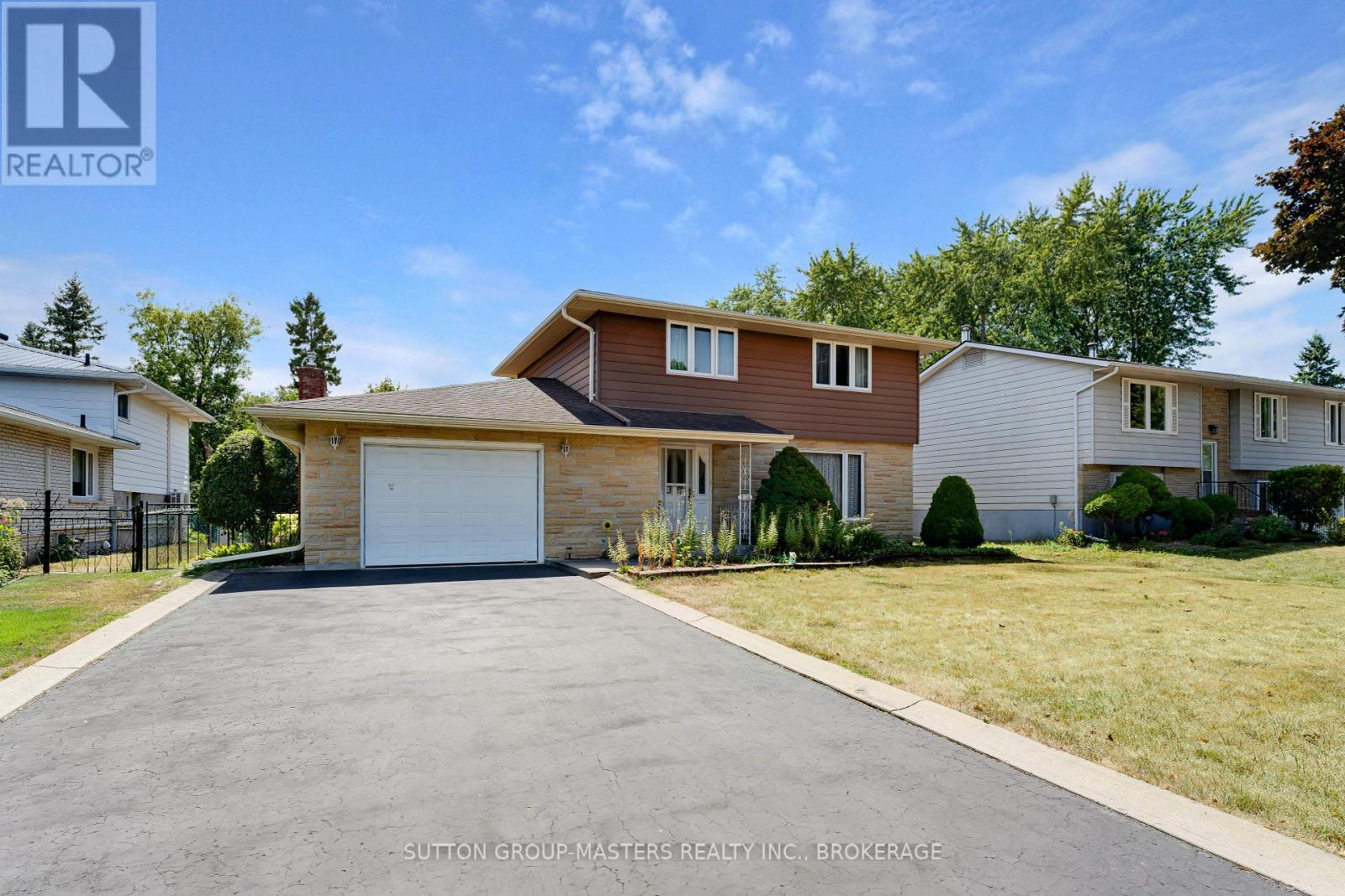 204 Inverness Cres, Kingston, ON K7M 6K5