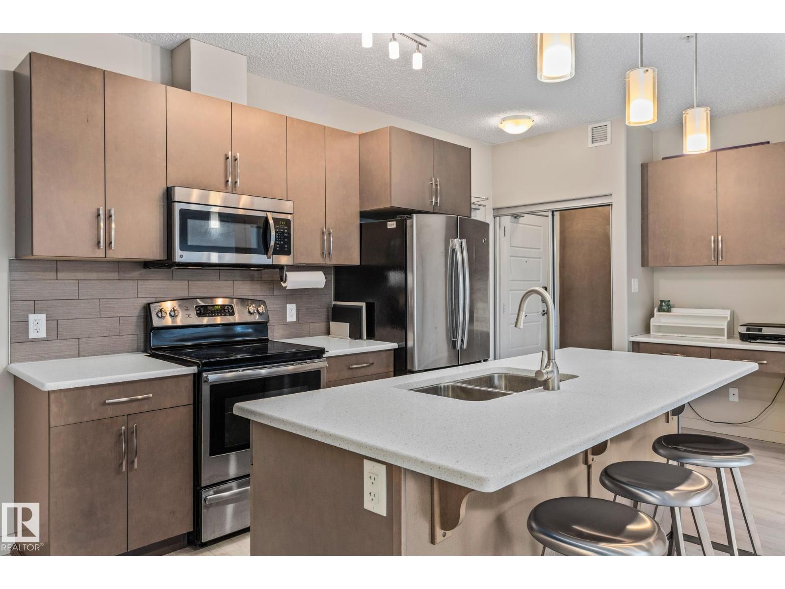 320 Ambleside Link Southwest #303, Edmonton, AB T6W 2Z9