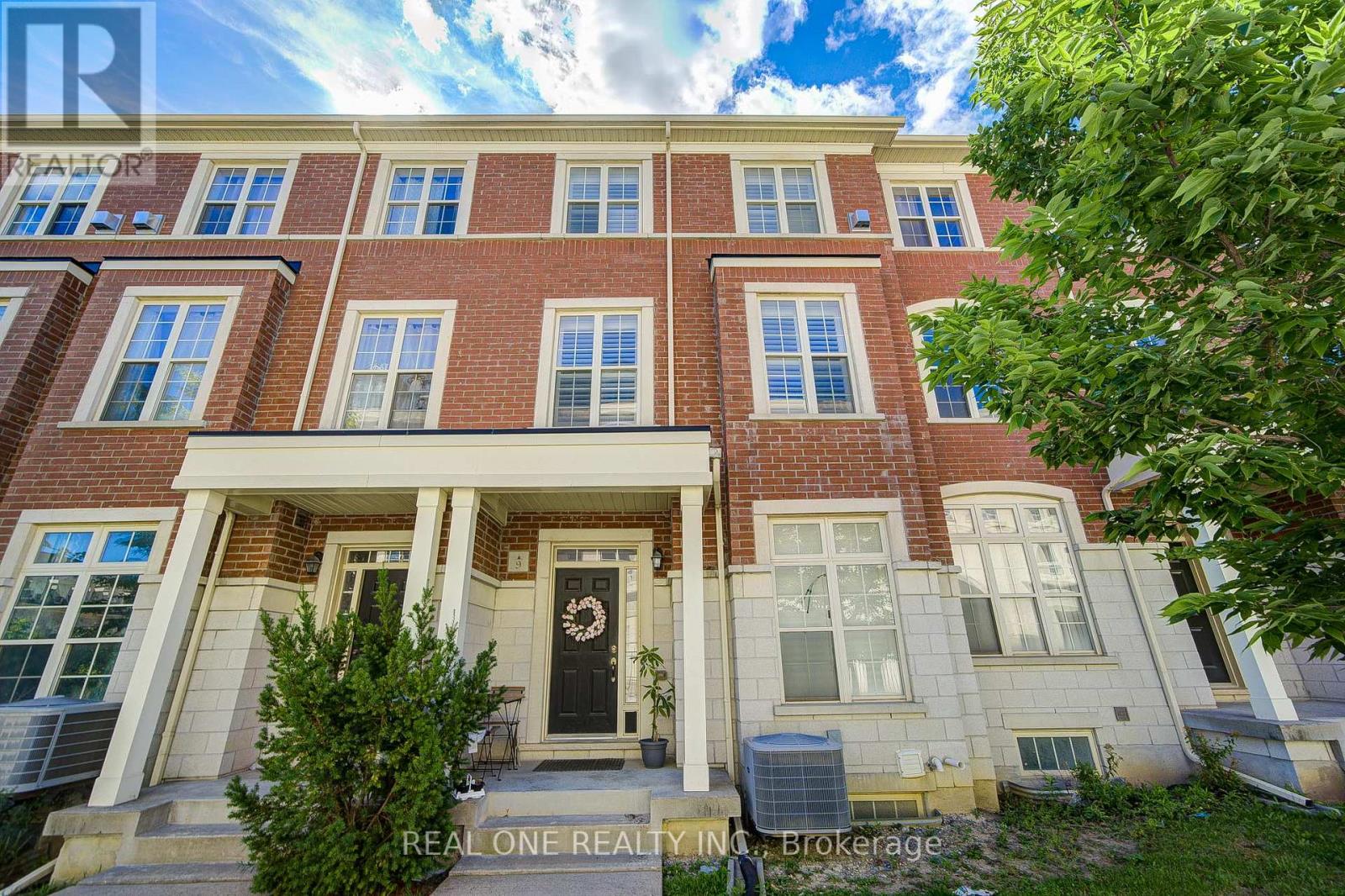 9 Ruskov Ln, Markham, ON L6C 0K4