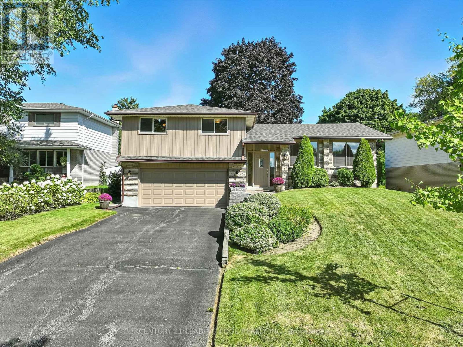 154 Switzer Dr, Oshawa, ON L1G 3J7