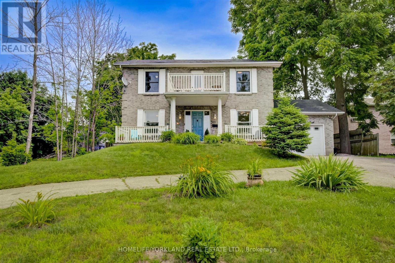 101 Lake Dr N, Georgina, ON L4P 1A9