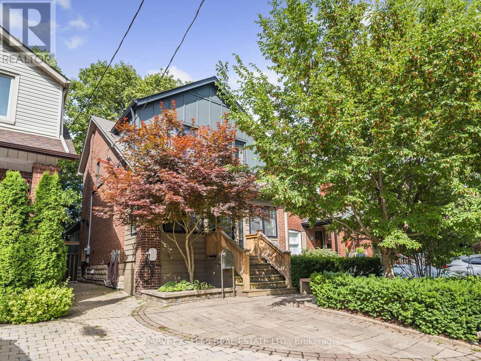 116 Pinewood Ave, Toronto, ON M6C 2V3