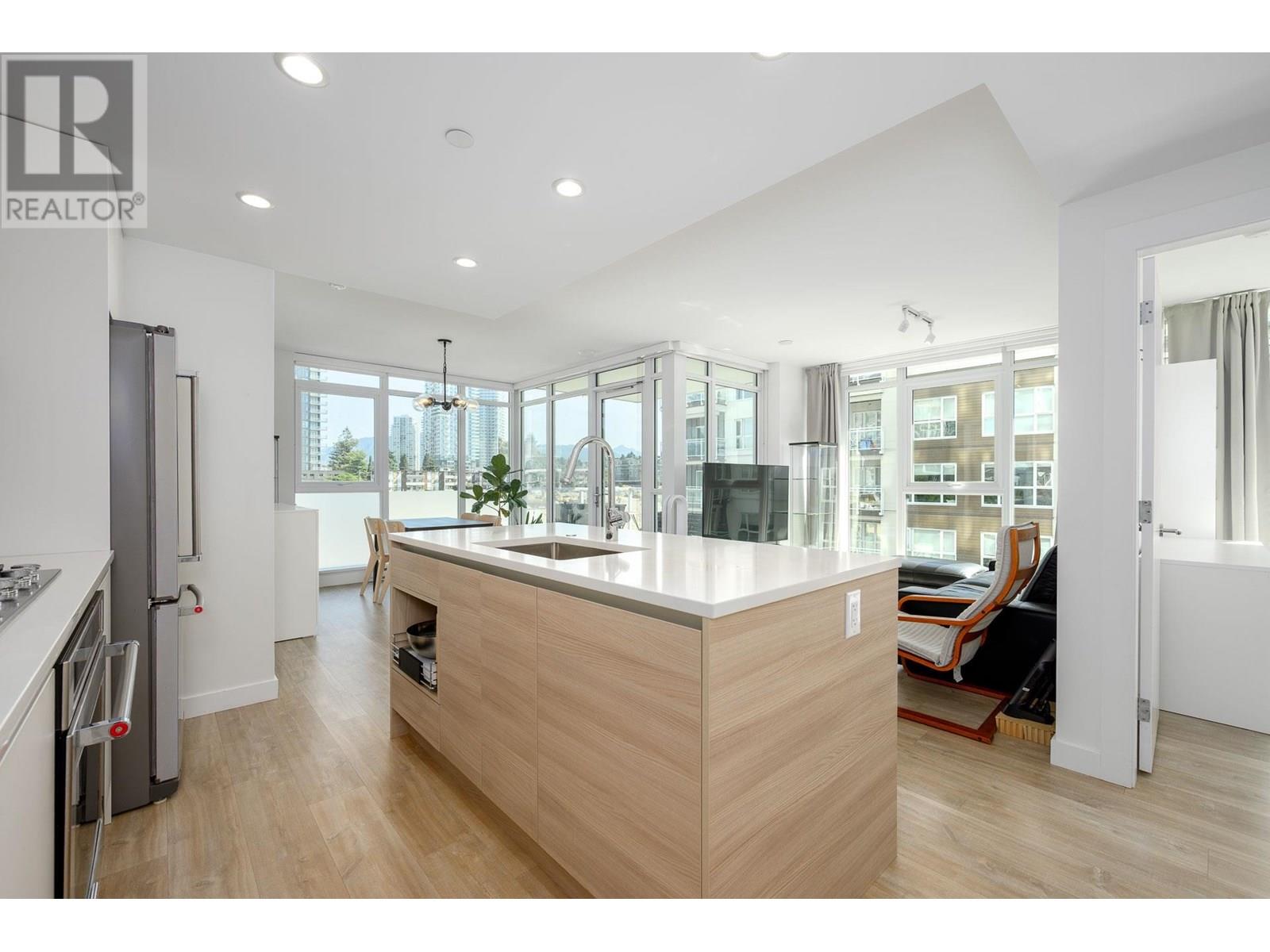 525 Foster Avenue Unit 407, Coquitlam, BC V3J 0H6