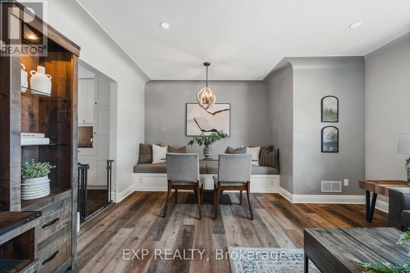 300 Melrose Ave, Kitchener, ON N2H 2C1