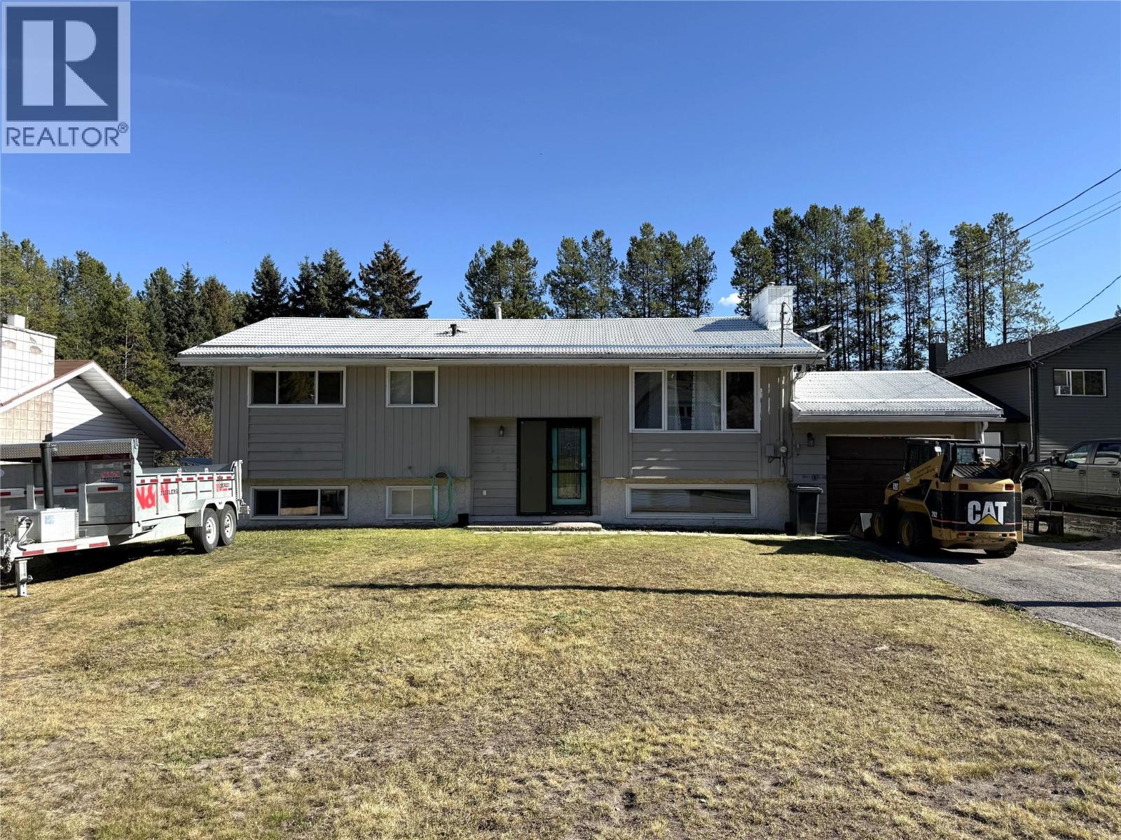 165 Cody Cres, Elkford, BC V0B 1H0