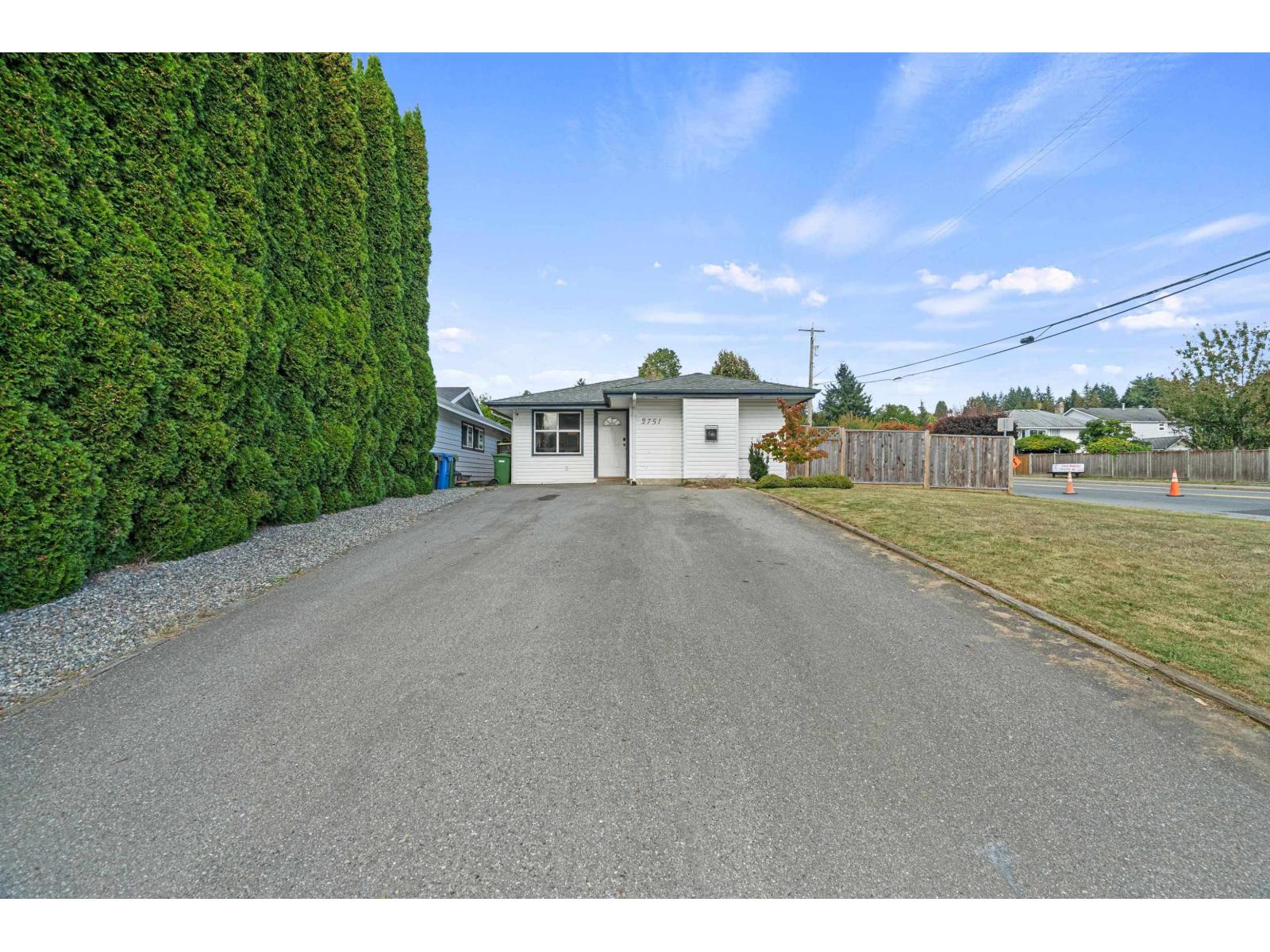 2751 Sandon Dr, Abbotsford, BC V2S 7J3