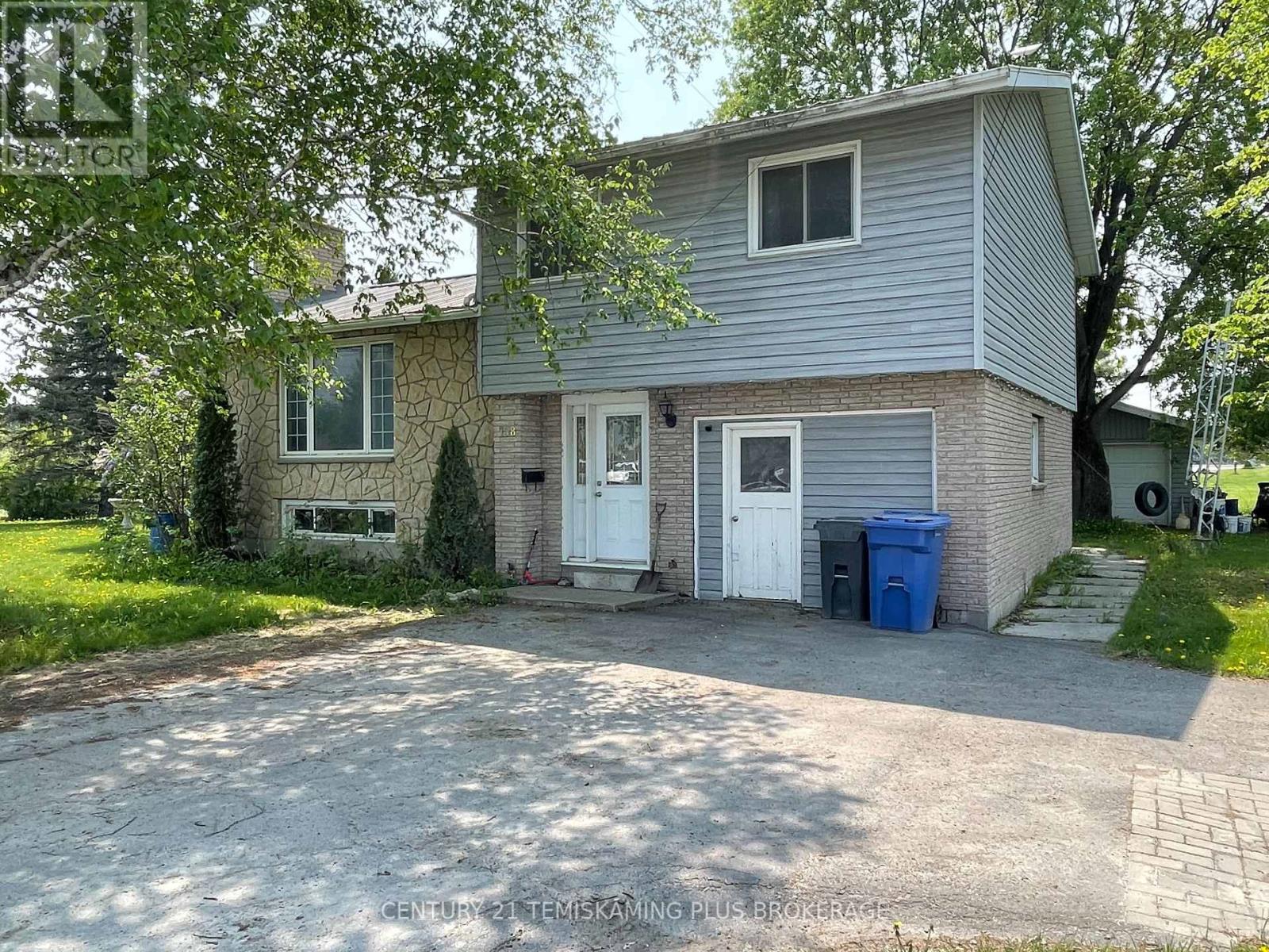 138 Fourth Ave, Englehart, ON P0J 1H0