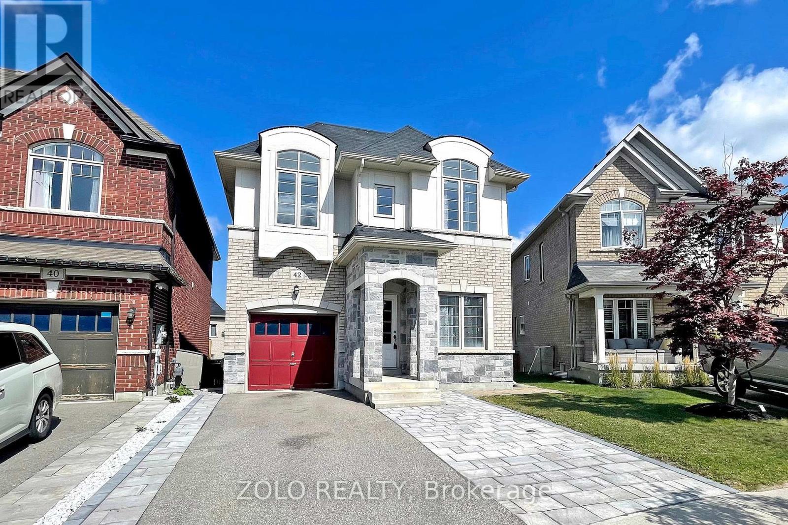 42 Foxberry Rd, East Gwillimbury Sharon, ON L9N 0P6