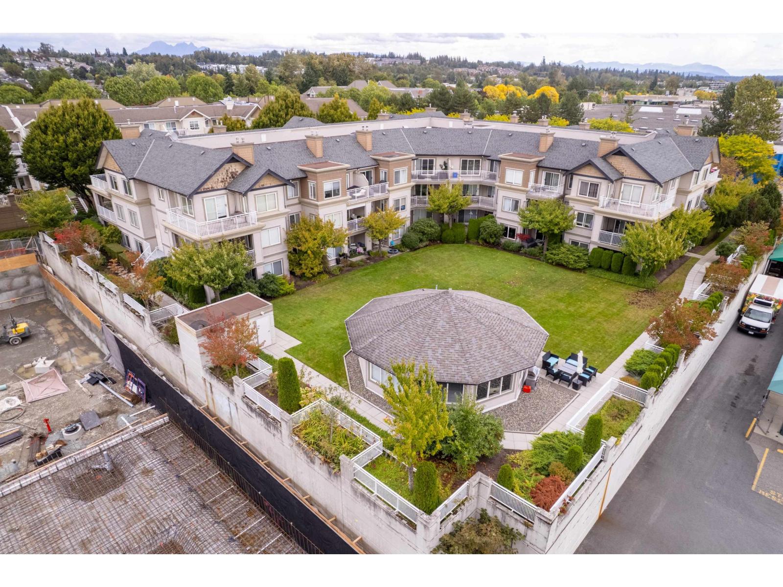 6359 198 Street Unit 208, Langley, BC V2Y 2E3