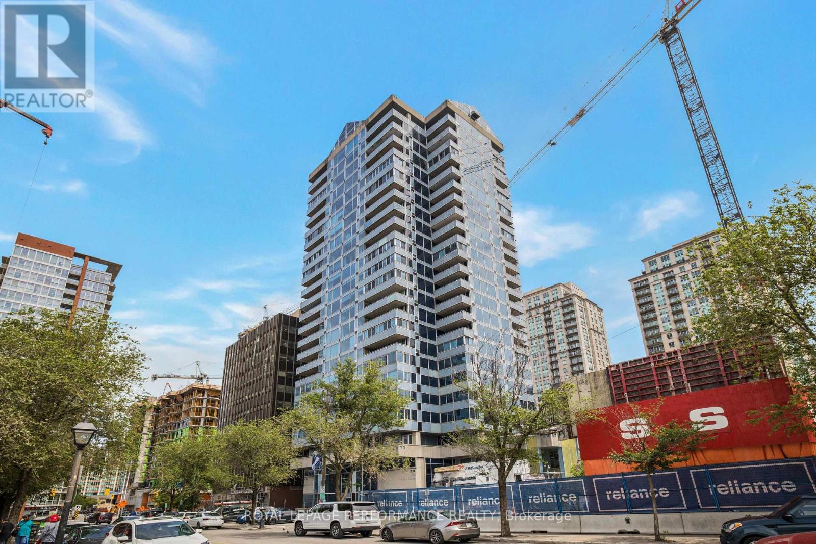 1905 160 George St, Ottawa, ON K1N 9M2