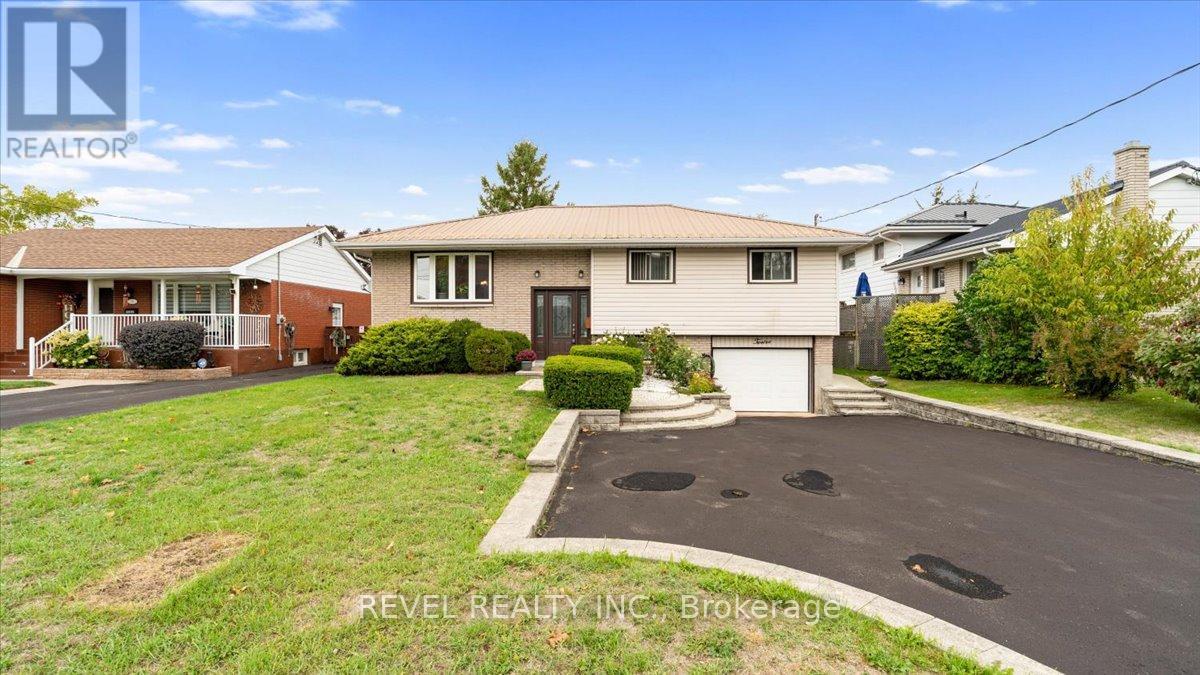 12 Chown Cres, Belleville, ON K8P 4P9
