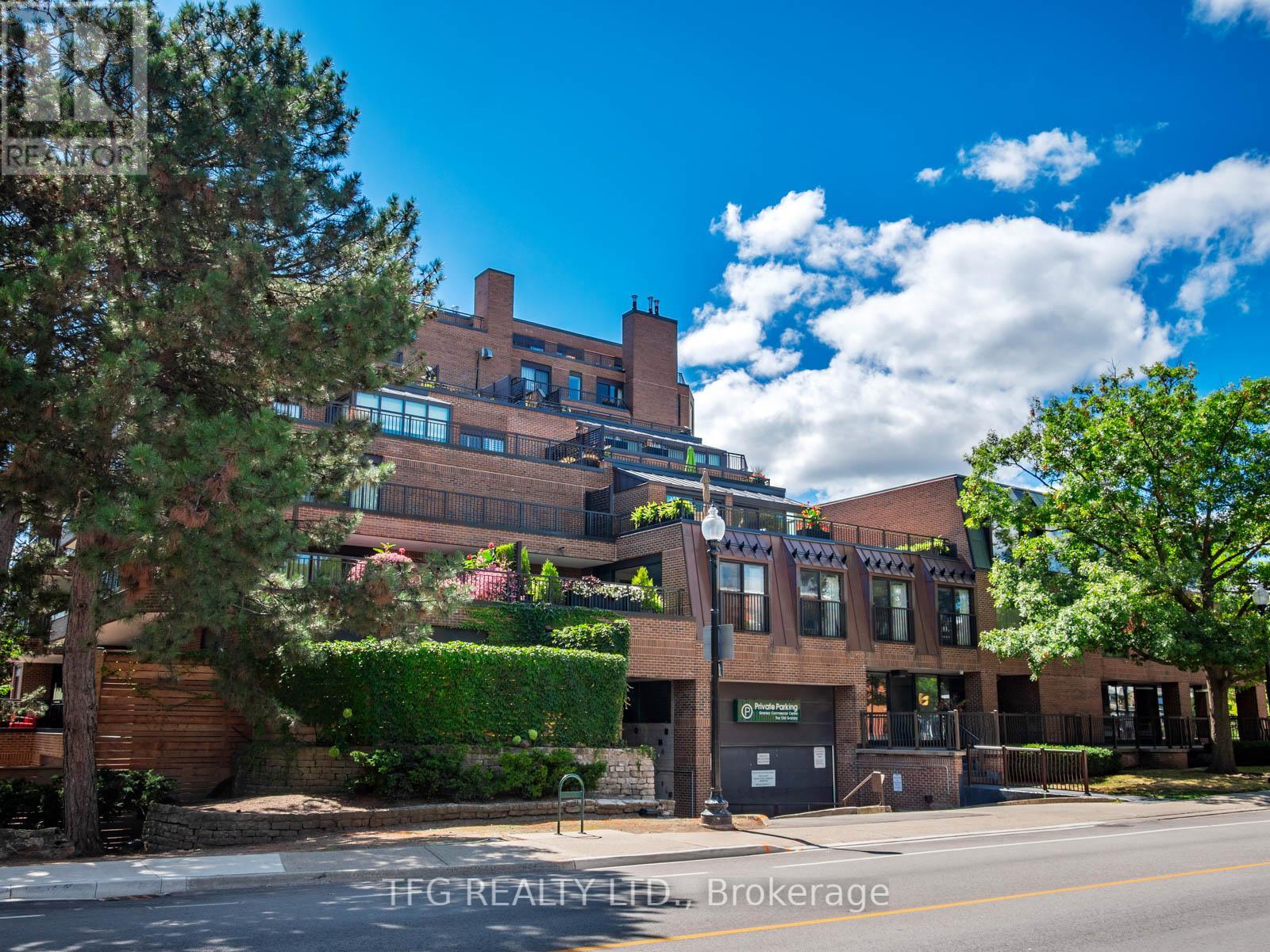 610 100 Lakeshore Rd E, Oakville, ON L6J 6M9