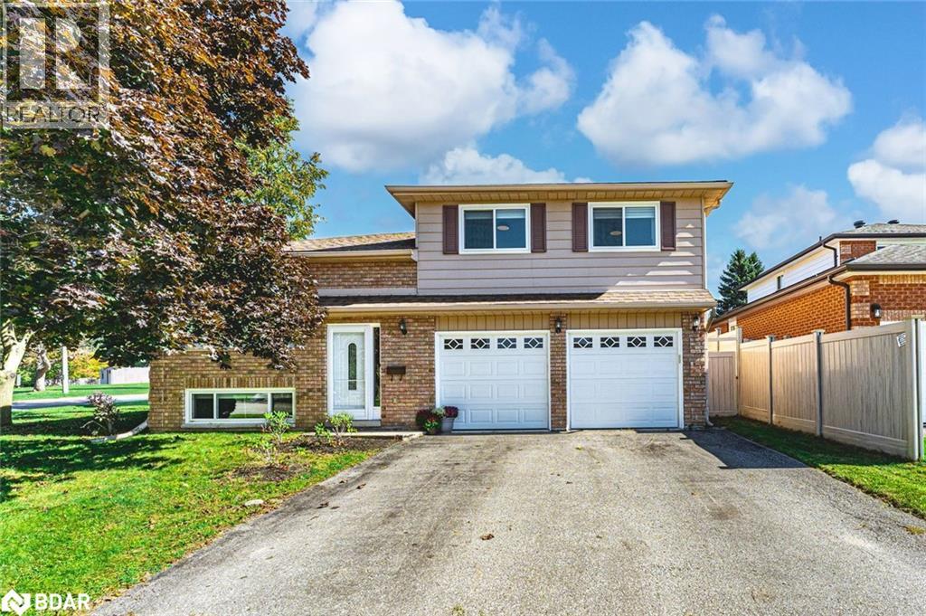 2 Carmichael Ct, Orillia, ON L3V 7R6