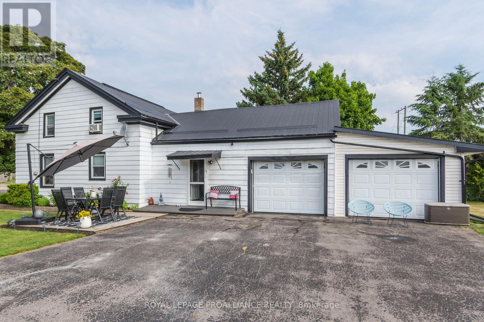 113 S Trent St, Quinte West, ON K0K 1E0