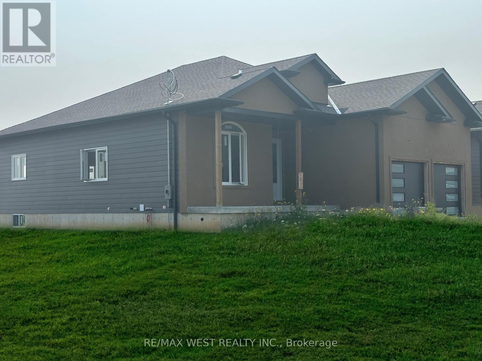 215 Forler St, West Grey, ON N0G 2M0