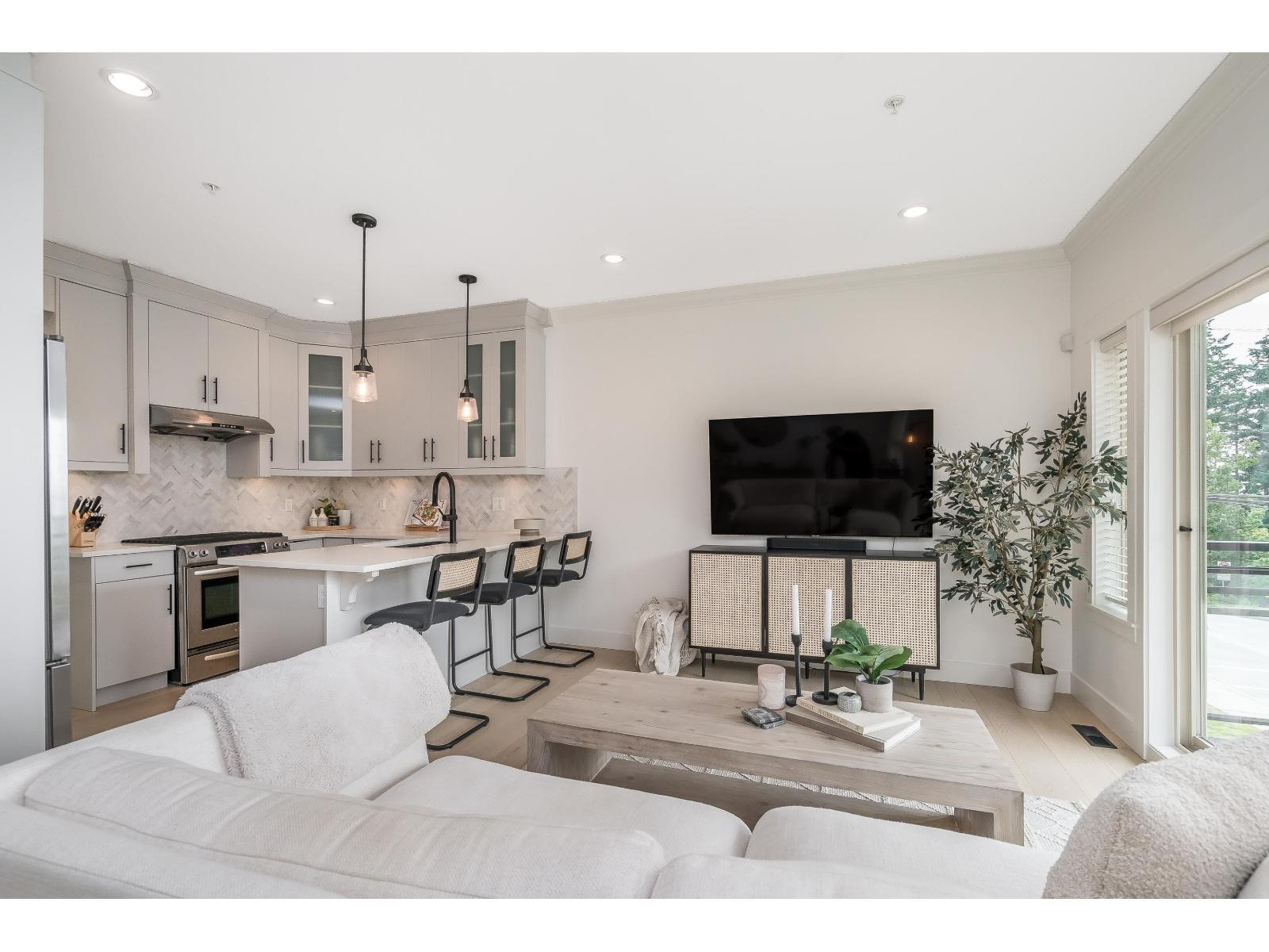 1424 Everall Street Unit 3, White Rock, BC V4B 3S8