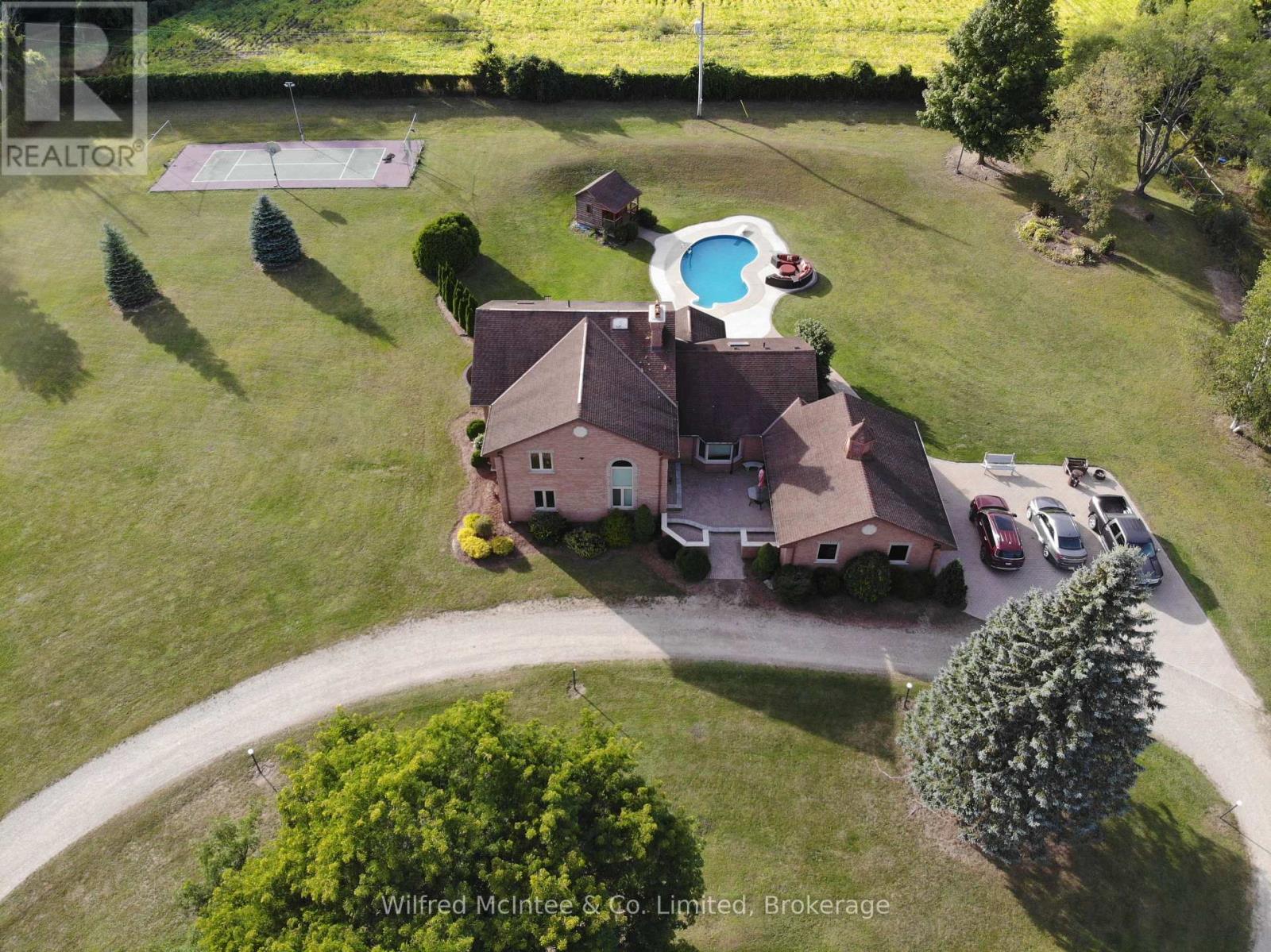 75 Mary St, Morris-Turnberry, ON N0G 2W0