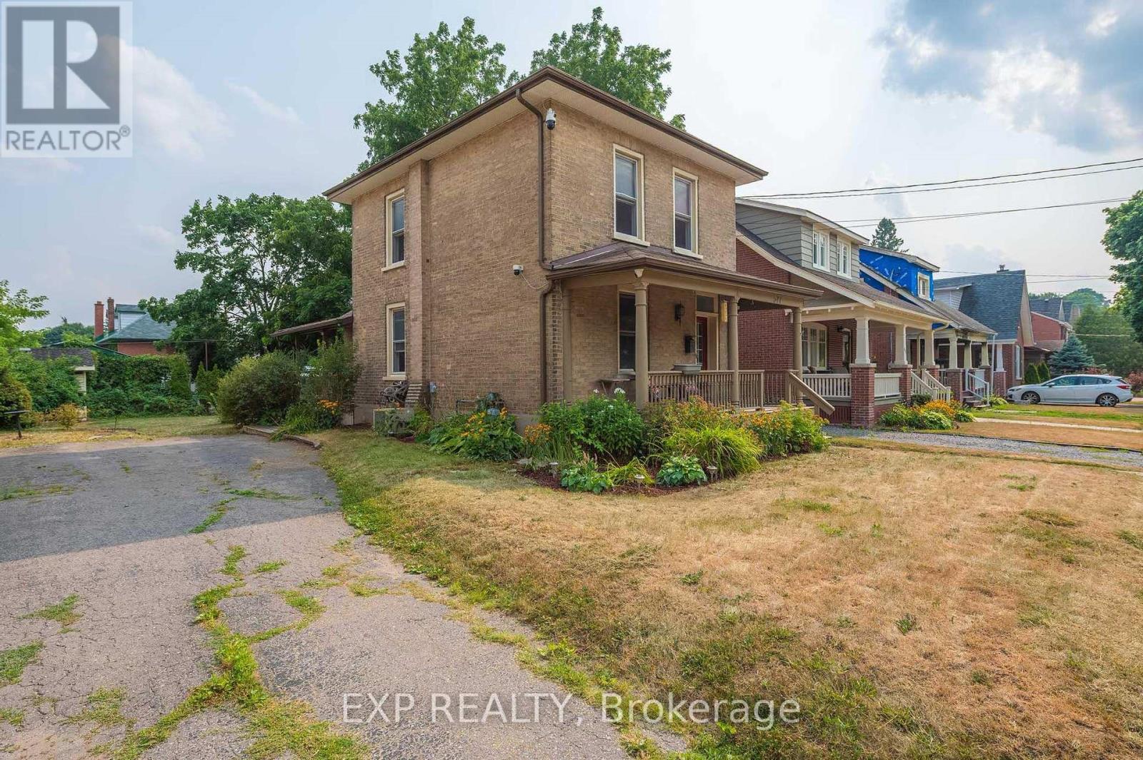 577 Bolivar St Ward 3 St, Peterborough, ON K9J 4R9