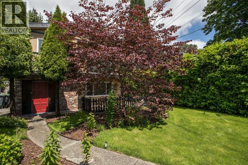1564 Hope Rd, North Vancouver, BC V7P 1W9