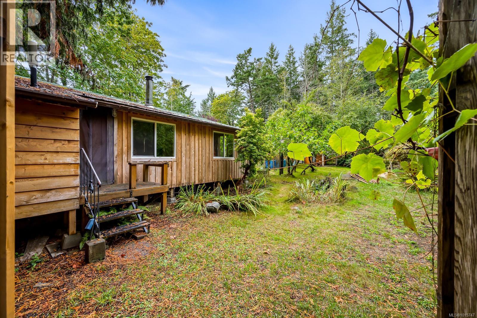 5450 Seawright Rd, Hornby Island, BC V0R 1Z0