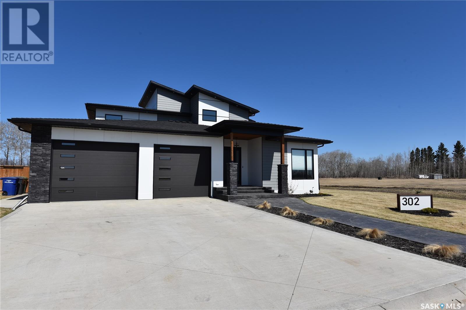 302 Coventry Cres, Nipawin, SK S0E 1E0