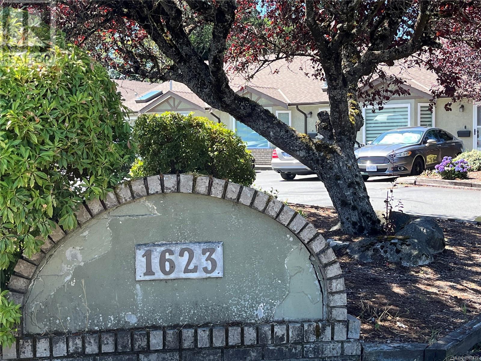 1623 Caspers Way Unit 2, Nanaimo, BC V9S 1K2