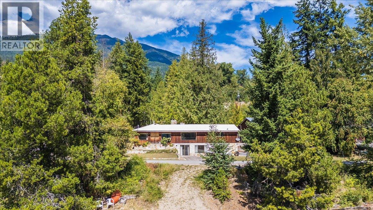 7691 Balfour Wharf Rd, Balfour, BC V0G 1C0