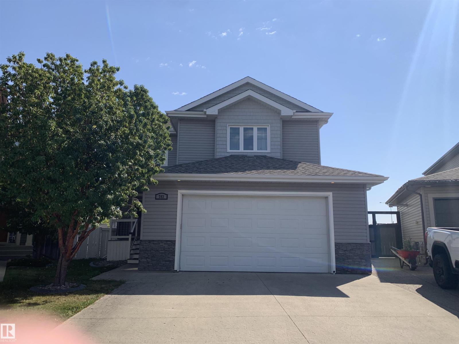 703 Suncrest, Sherwood Park, AB T8H 0G6