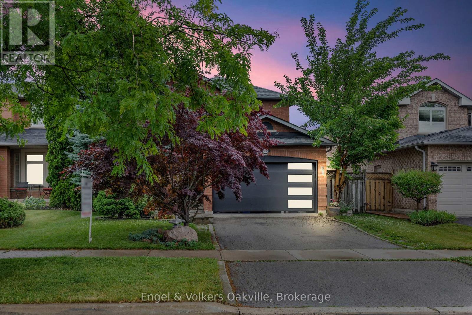 569 Phoebe Cres, Burlington, ON L7L 6H7