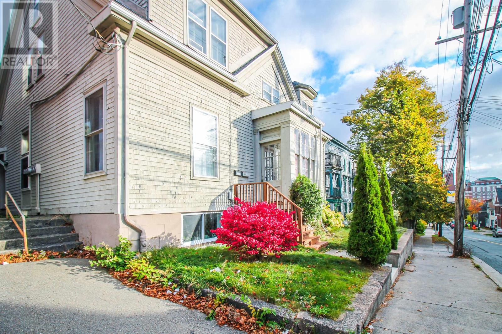 5283 South St, Halifax, NS B3J 2E7