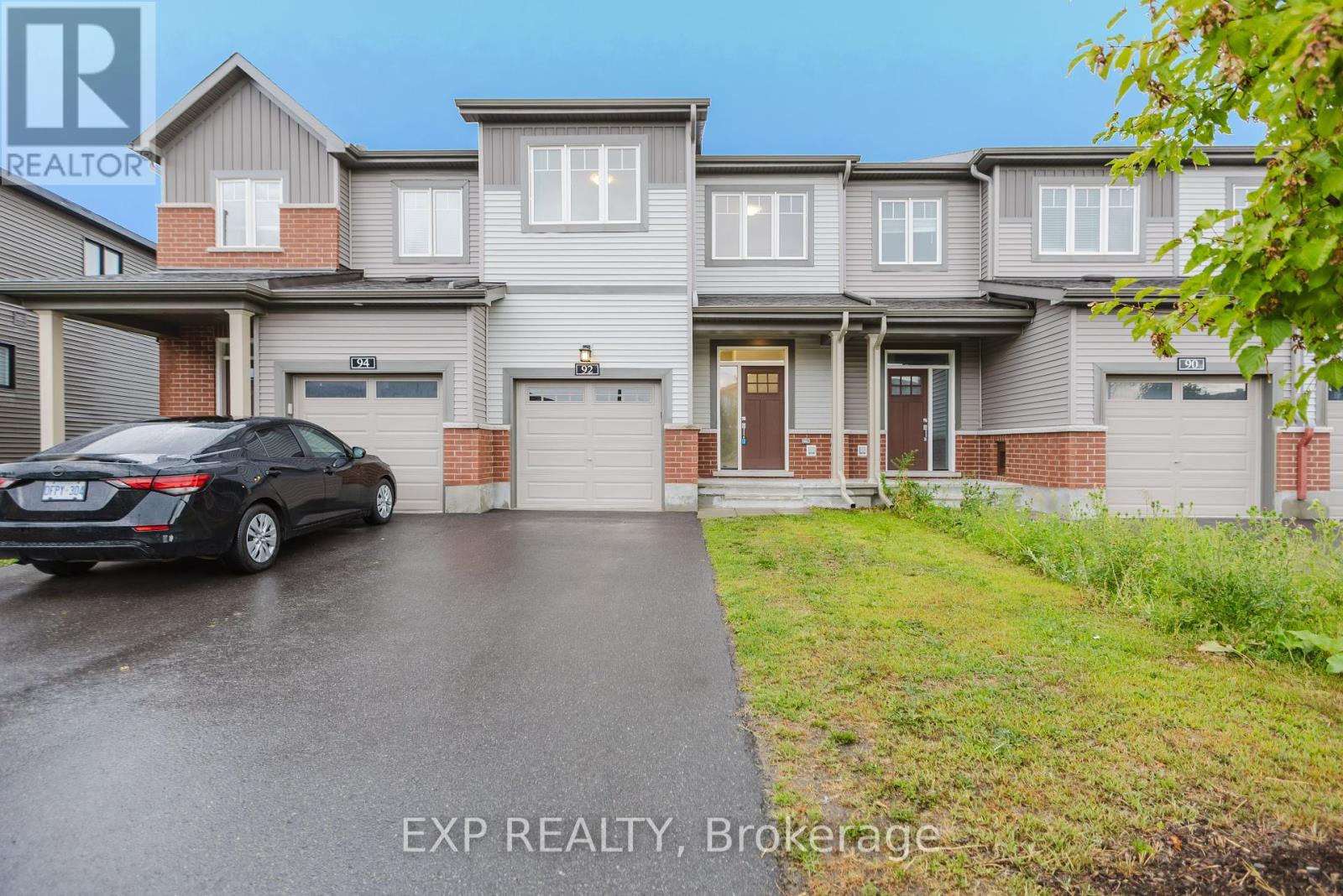 92 Natare Pl, Ottawa, ON K2T 0P2