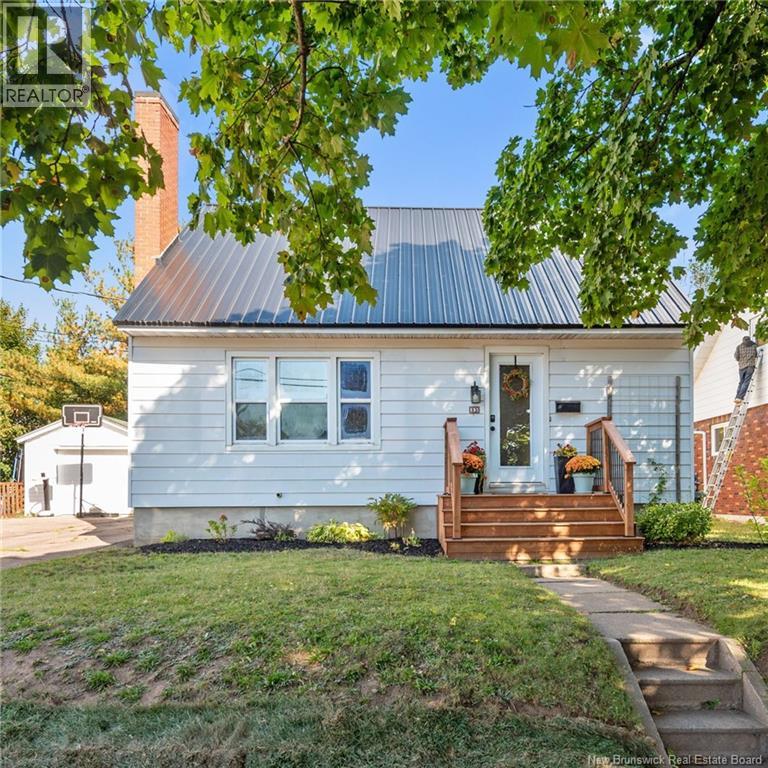 33 Wellington Ave, Moncton, NB E1E 2A7