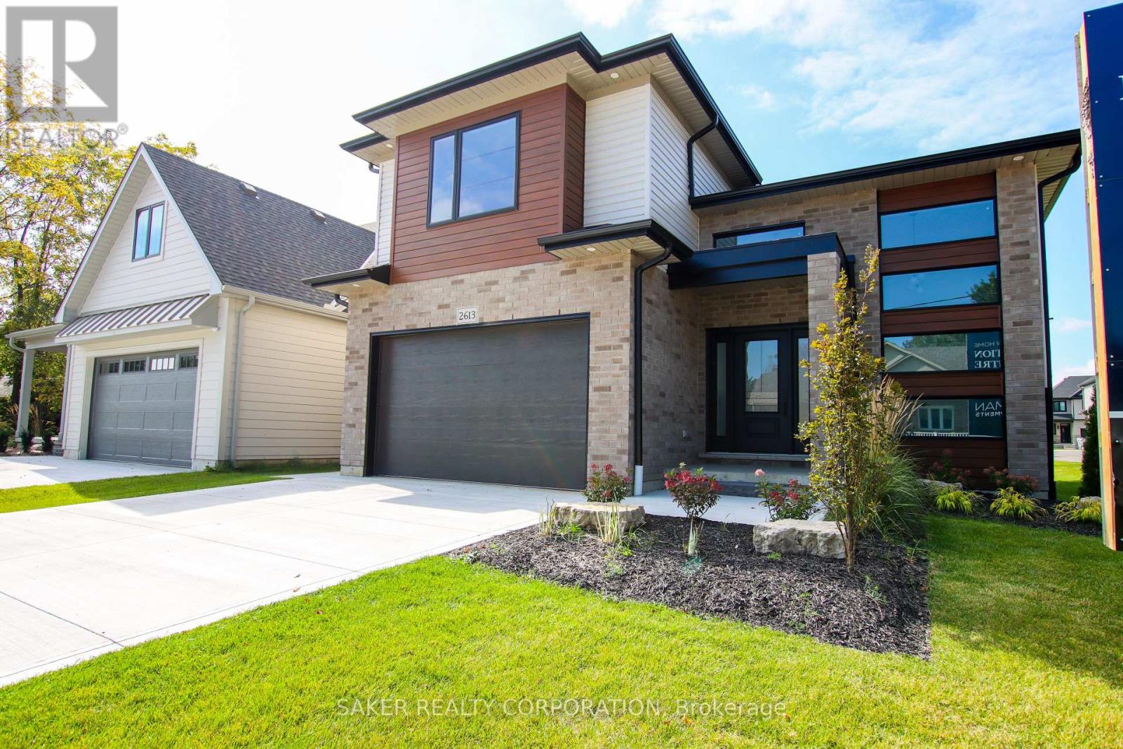 530 Regent St, Strathroy-Caradoc, ON N0L 1W0