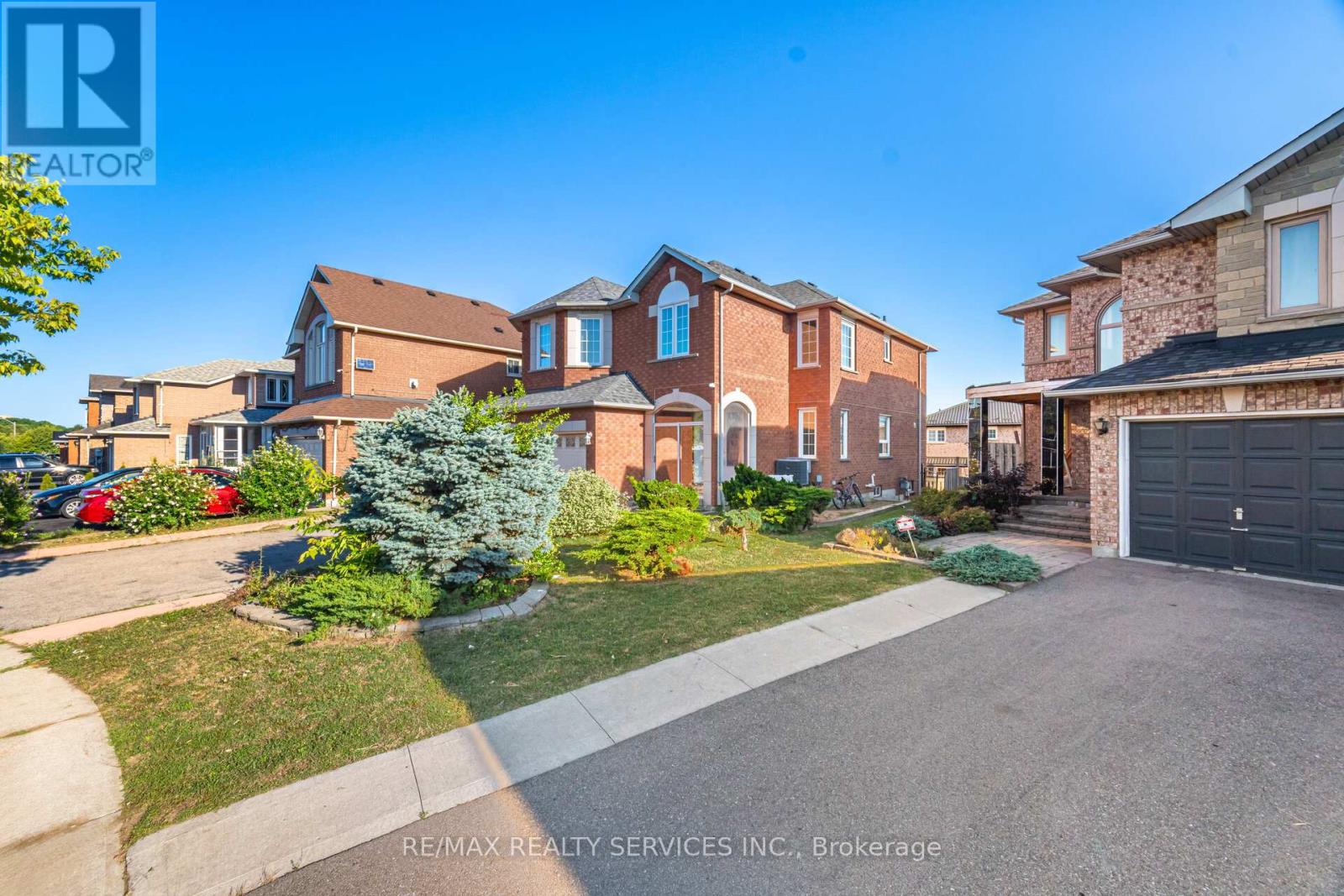 59 Hullen Cres, Toronto West Humber-clairville, ON M9W 7B9