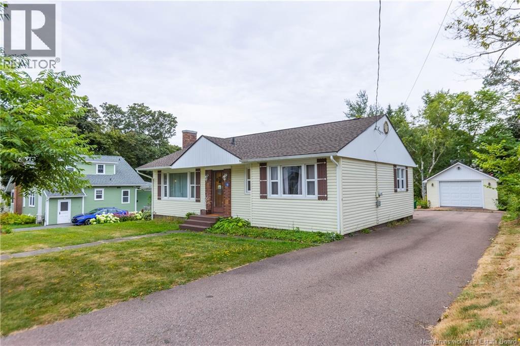 18 Charlotte St, Sackville, NB E4L 3T1