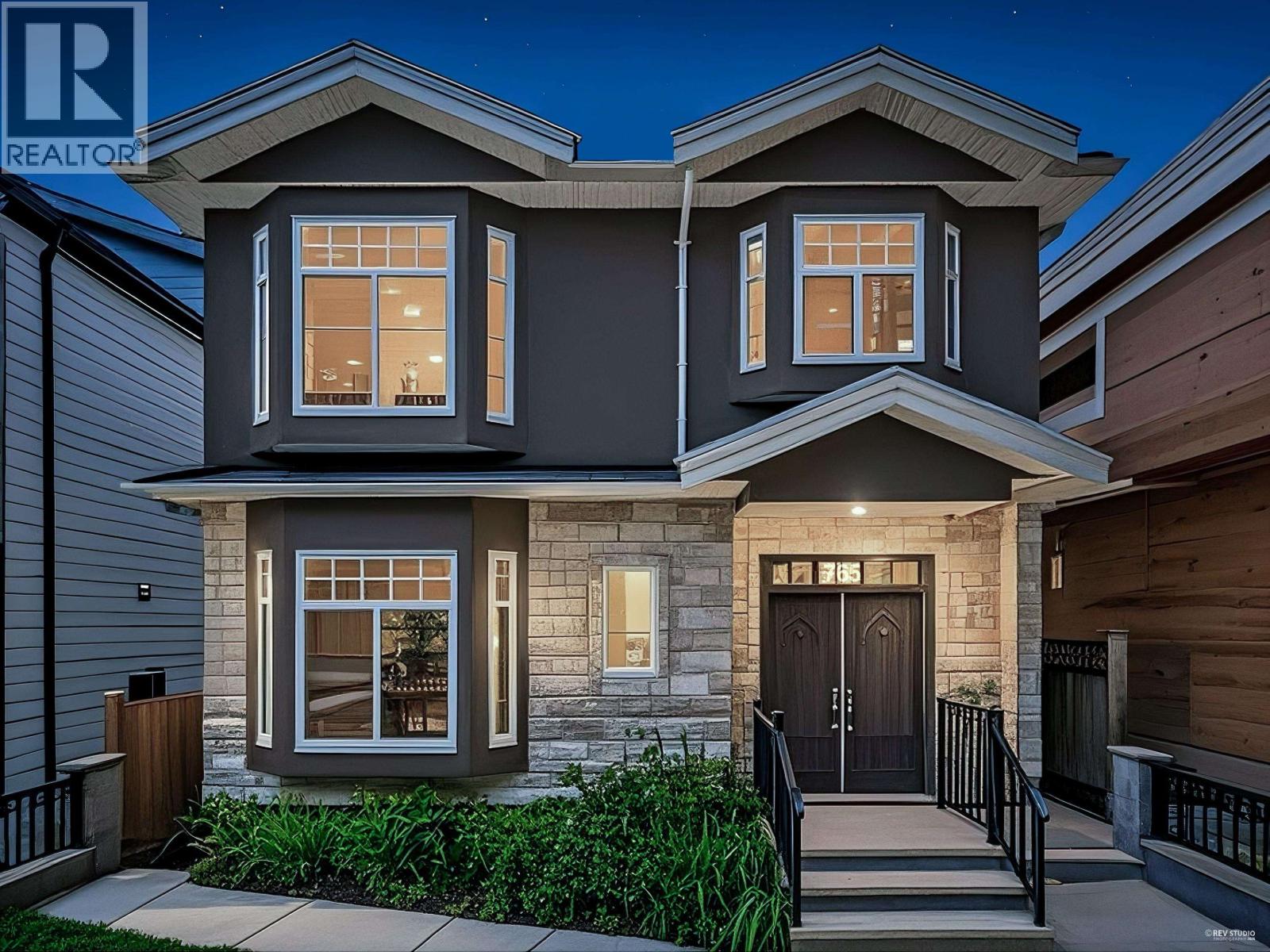 765 Skeena St, Vancouver, BC V5K 4P4