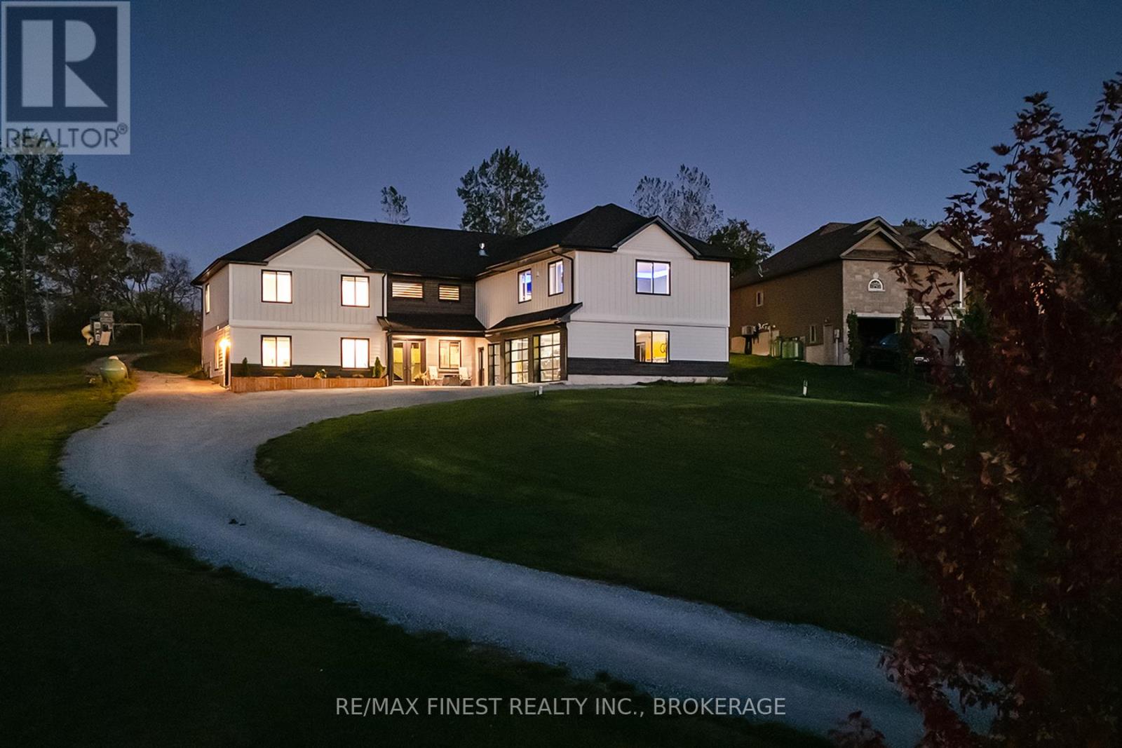 181 Morgan Dr, South Frontenac, ON K0H 2T0