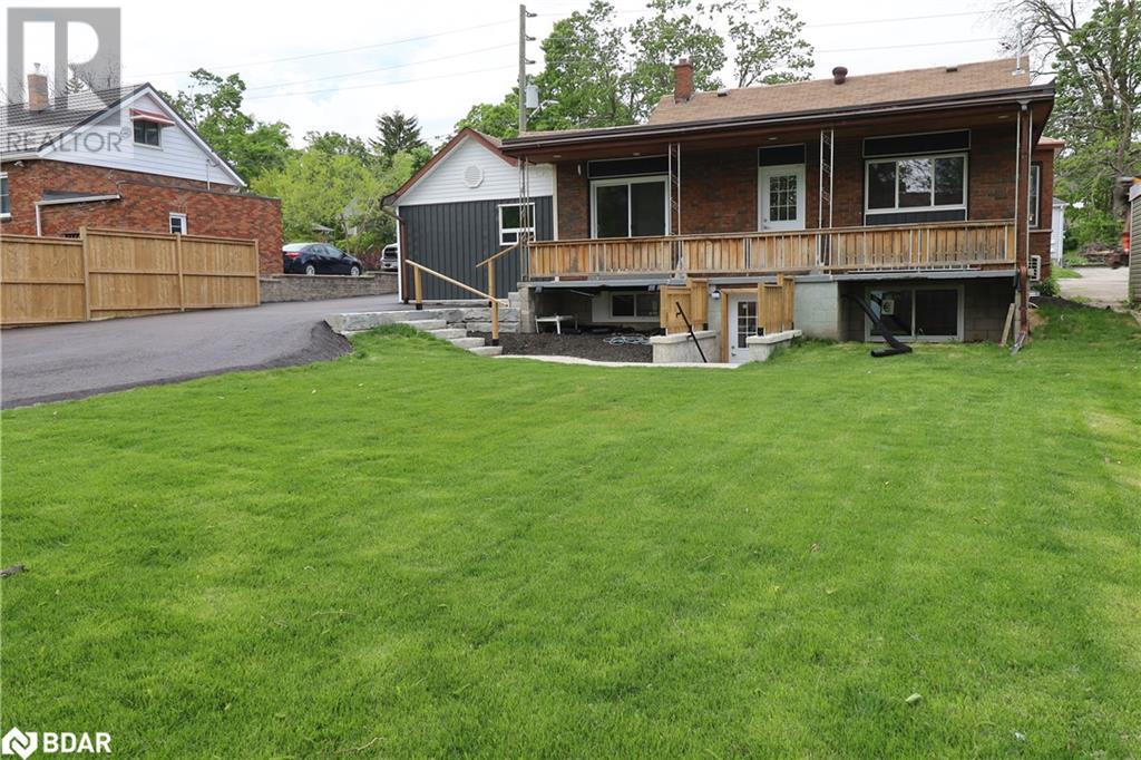 47 E Grove St E, Barrie, ON L4M 2N9