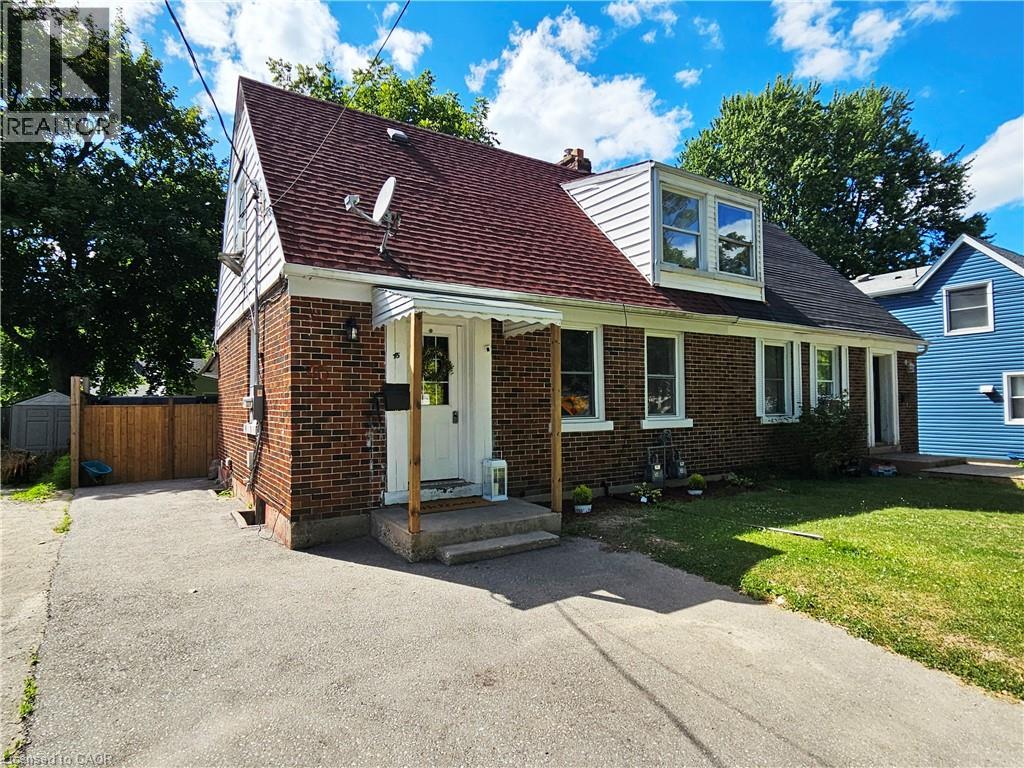 45 St Clair Ave, Kitchener, ON N2M 3Z5