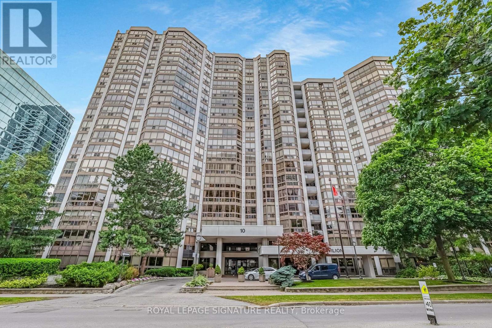 406 10 Kenneth Ave, Toronto, ON M2N 6K6