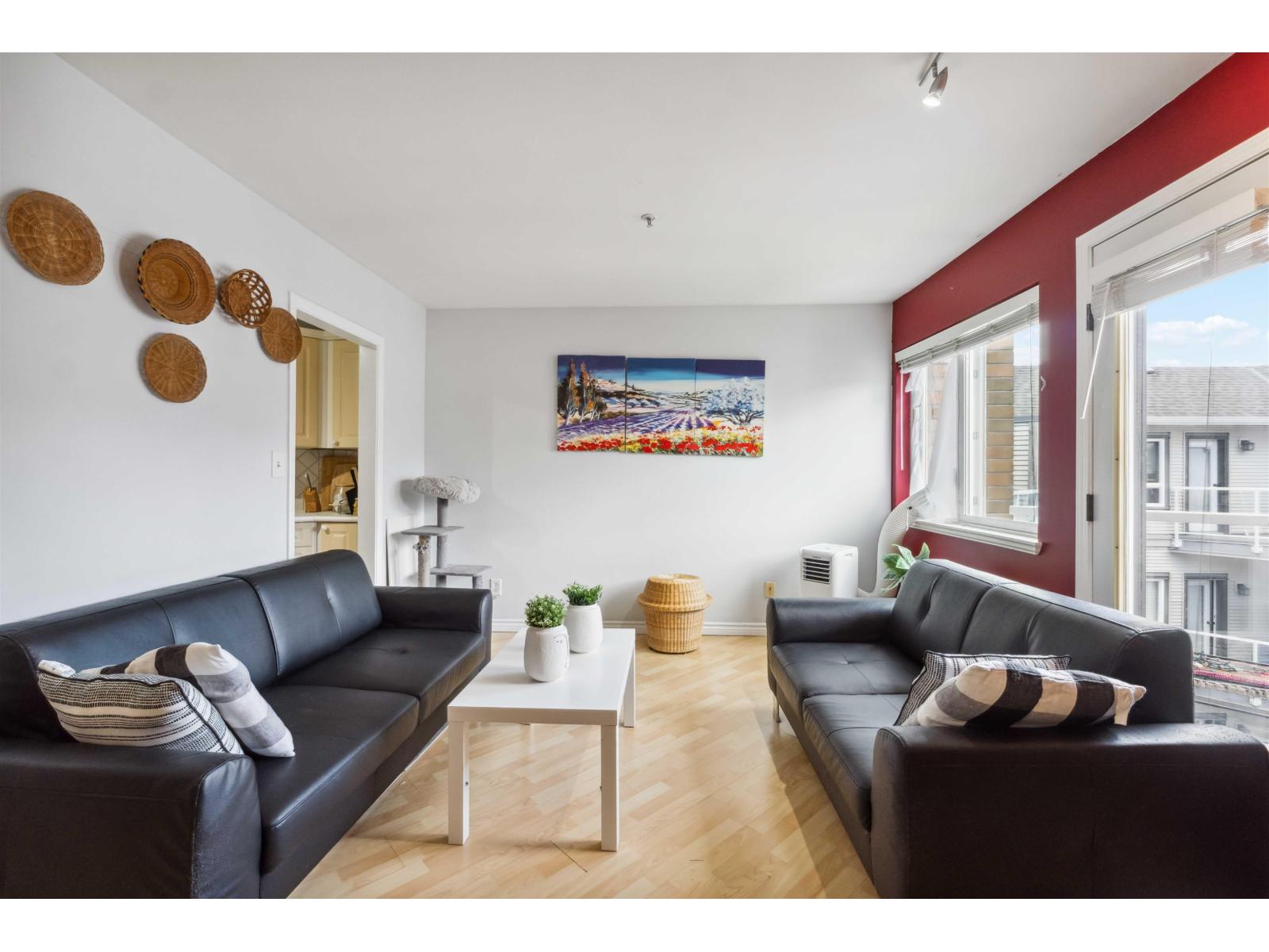 8142 120a Street Unit 402, Surrey, BC V3W 0N1