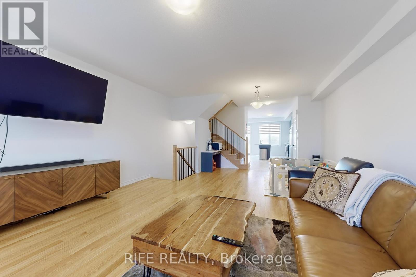 9 Bretlon St, Brampton, ON L6P 4N8