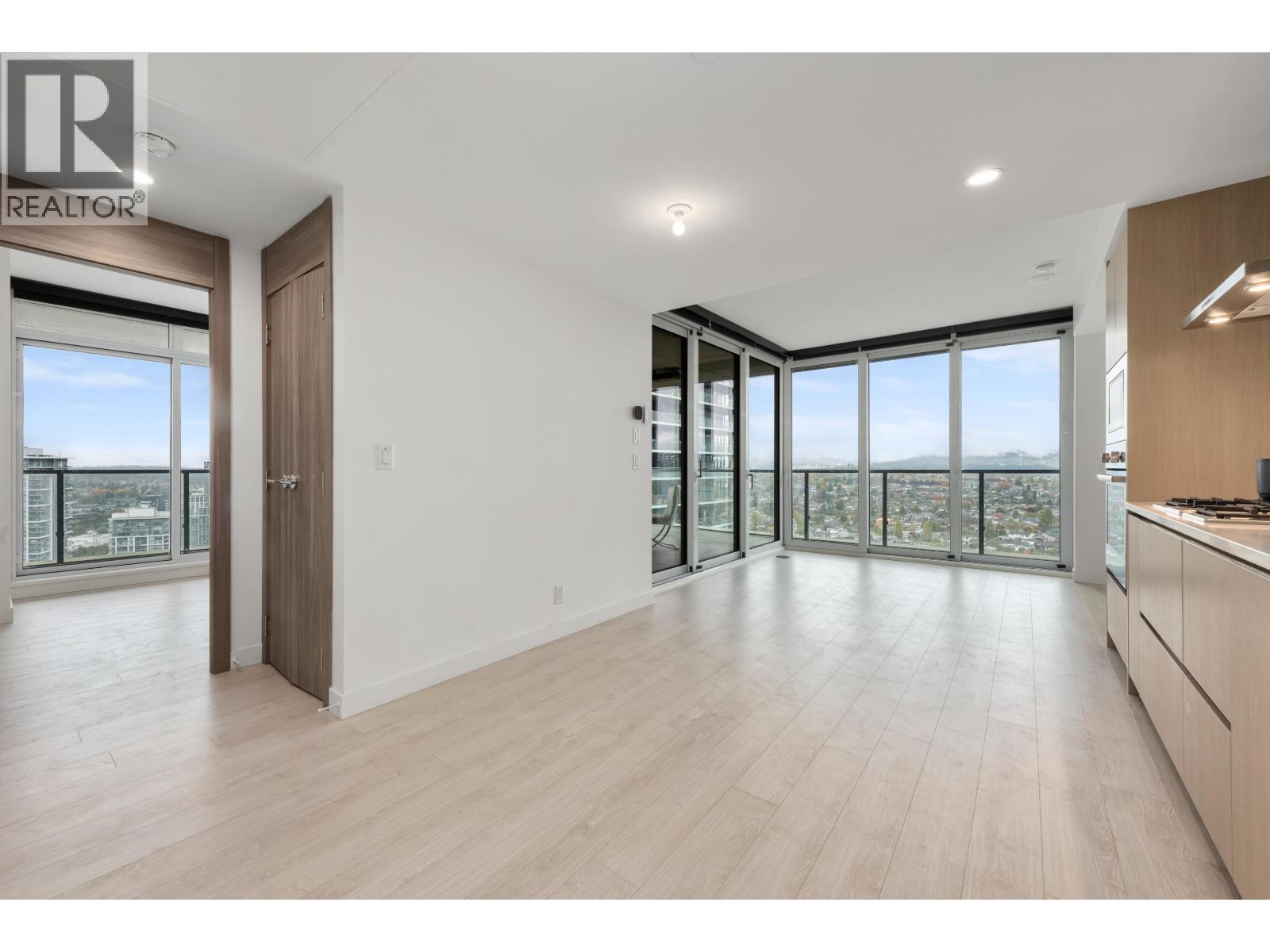 4890 Lougheed Highway Unit 3204, Burnaby, BC V5C 0N2