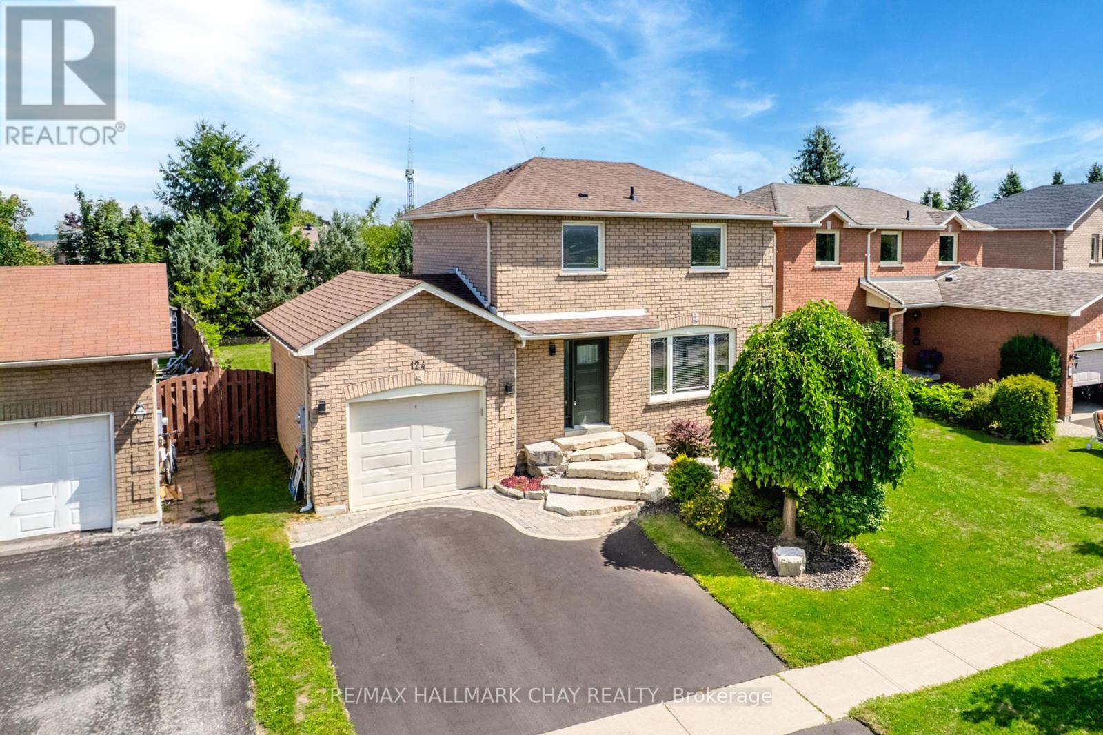 124 Brown St E, Barrie, ON L4N 7V7