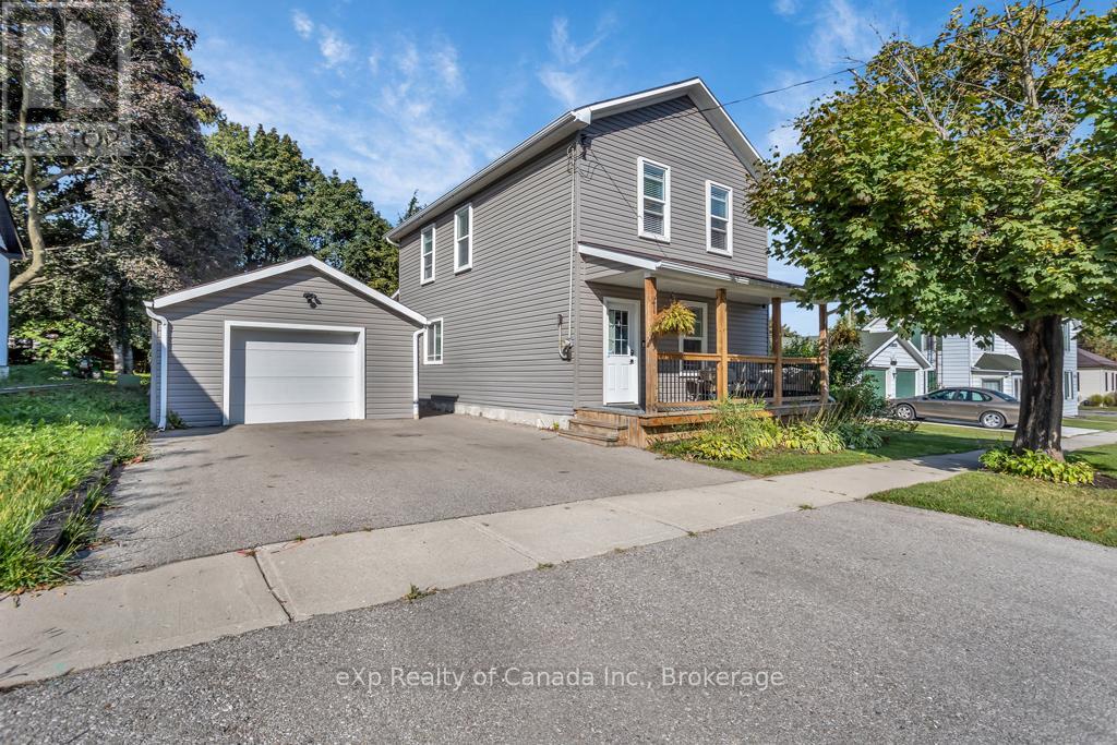70 Washington St, Norfolk Waterford, ON N0E 1Y0