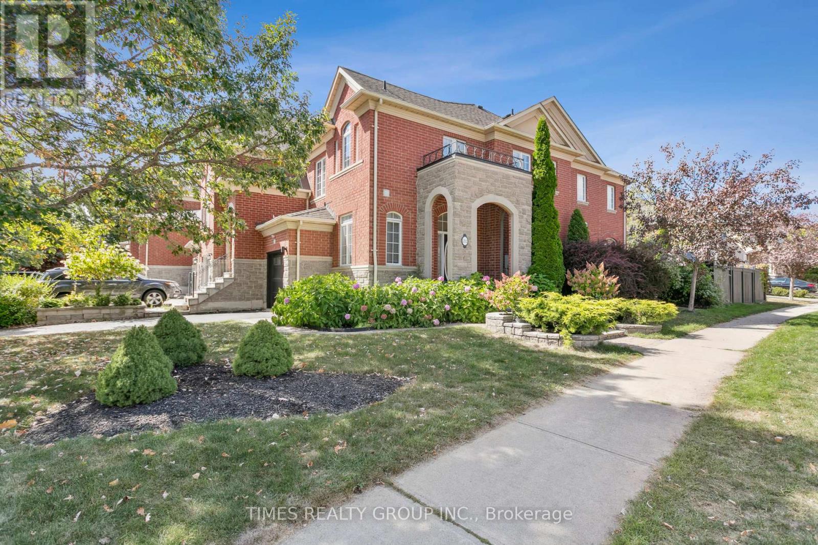212 Creek Path Ave, Oakville, ON L6L 6T5