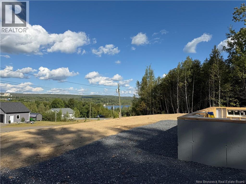 11 Clearview Ct, Nackawic, NB E6G 0B6