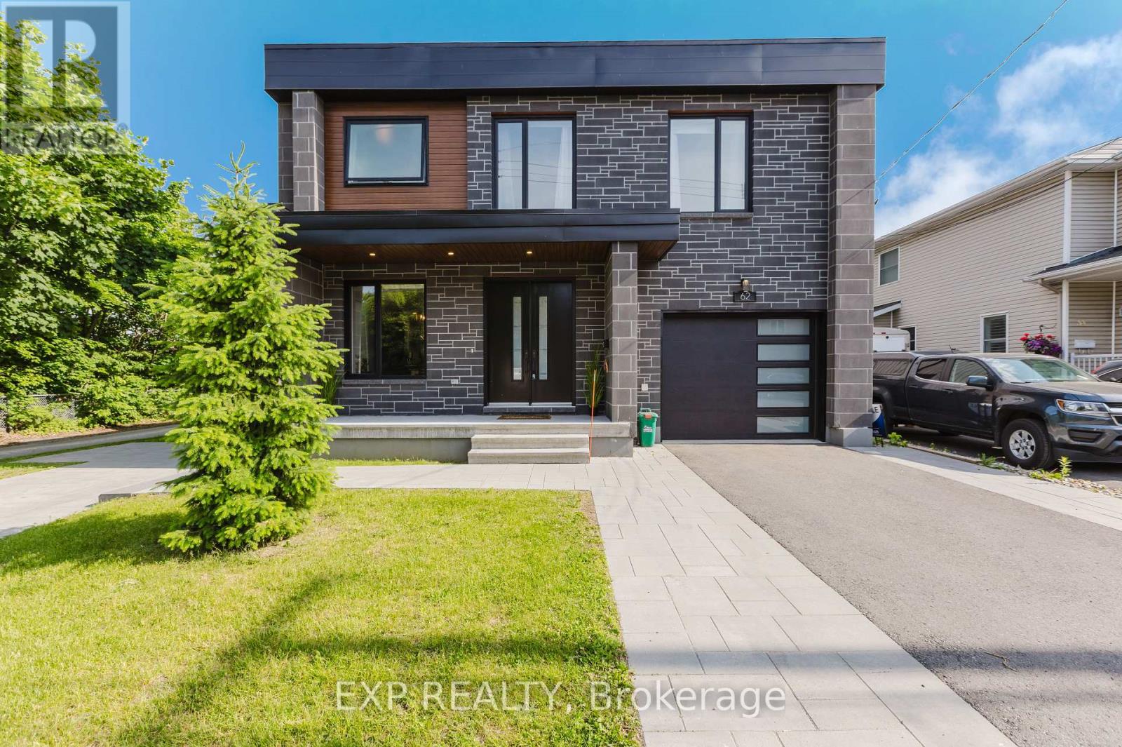 62 Columbus Ave S, Ottawa, ON K1K 1R3